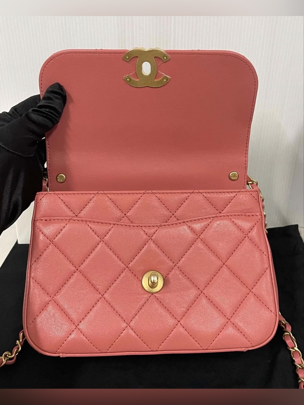 Chanel Rose Quilted Lambskin Chain Infinity Shoulder Bag - Picture 8 of 12